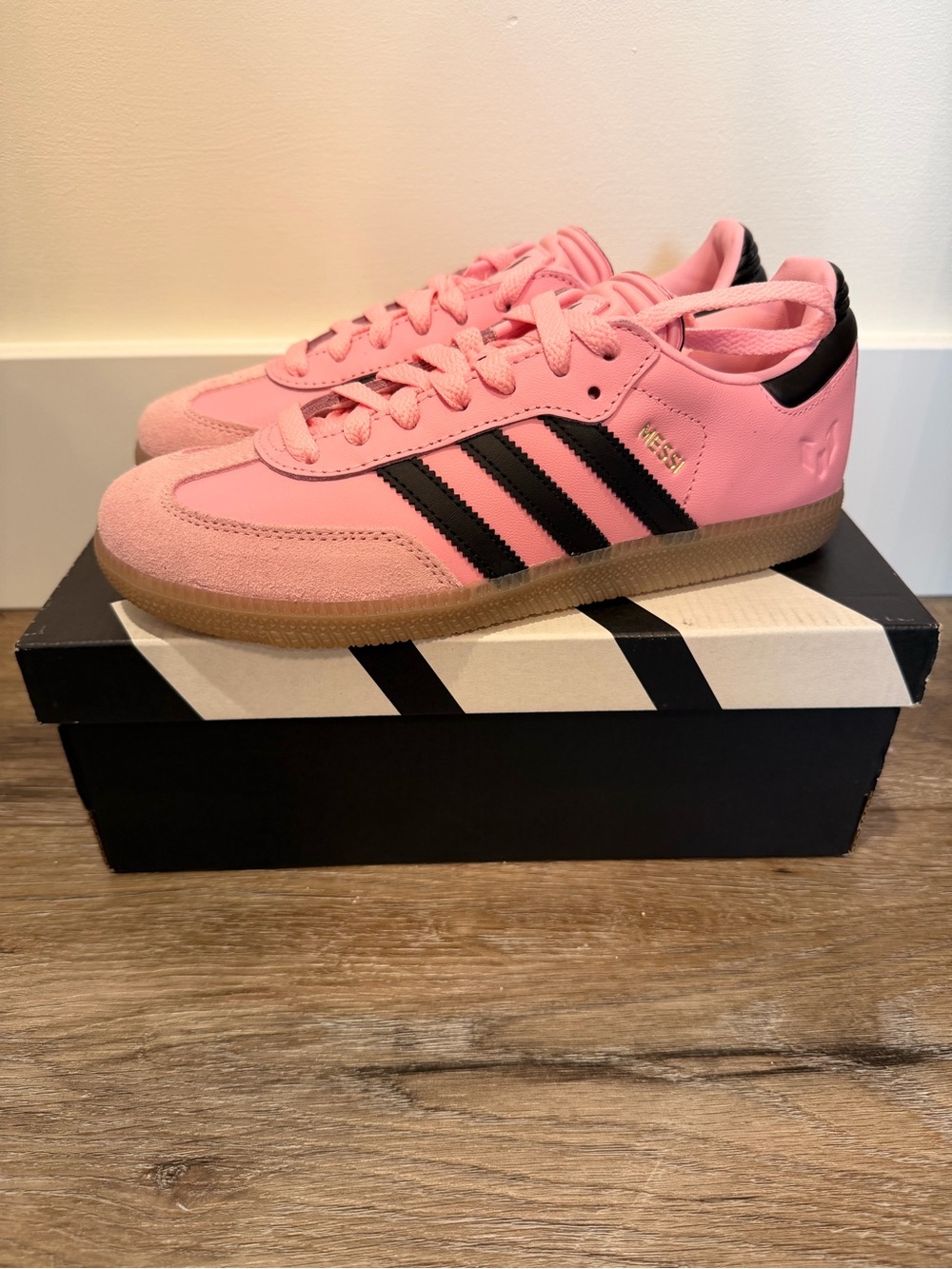 NWT adidas samba Messi - Youth 5 / Women’s 6.5
